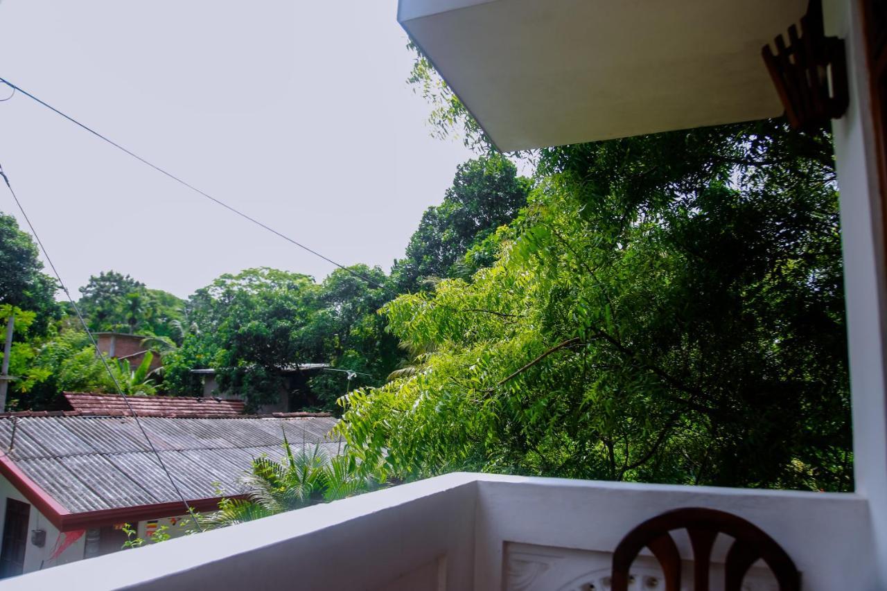 Ranjith Guest Hotel Mirissa Buitenkant foto