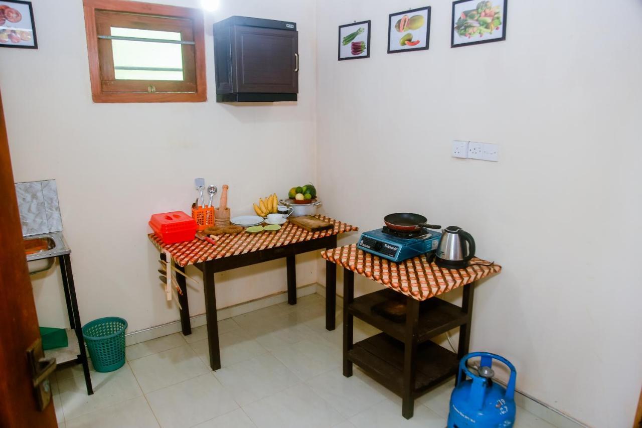 Ranjith Guest Hotel Mirissa Buitenkant foto