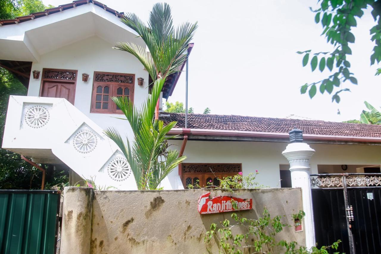 Ranjith Guest Hotel Mirissa Buitenkant foto