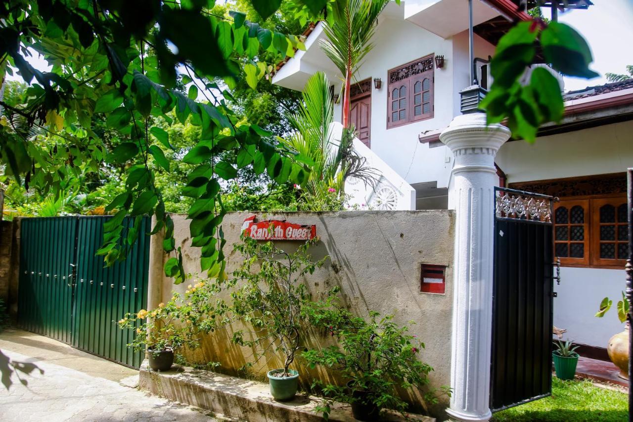 Ranjith Guest Hotel Mirissa Buitenkant foto