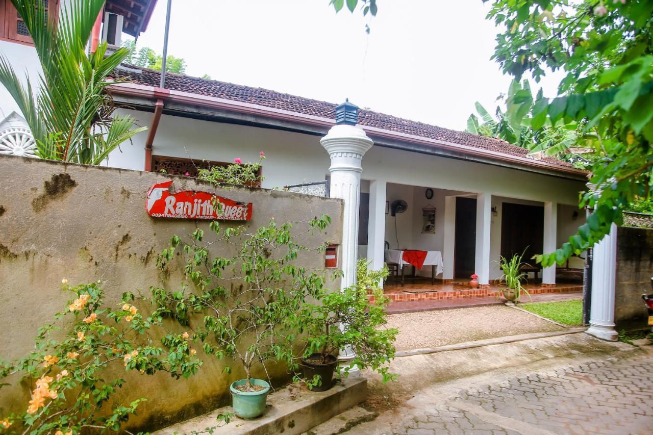Ranjith Guest Hotel Mirissa Buitenkant foto
