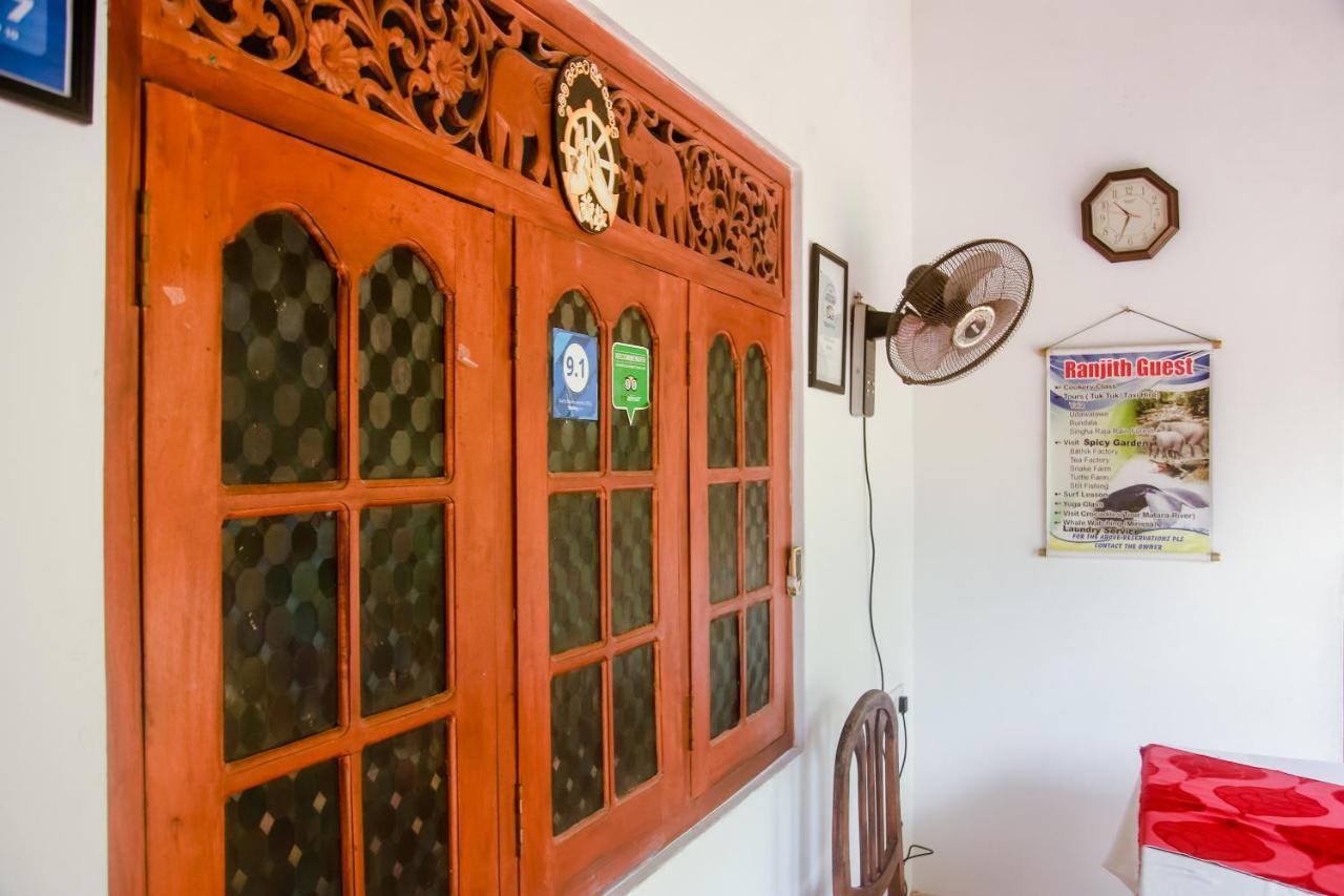 Ranjith Guest Hotel Mirissa Buitenkant foto