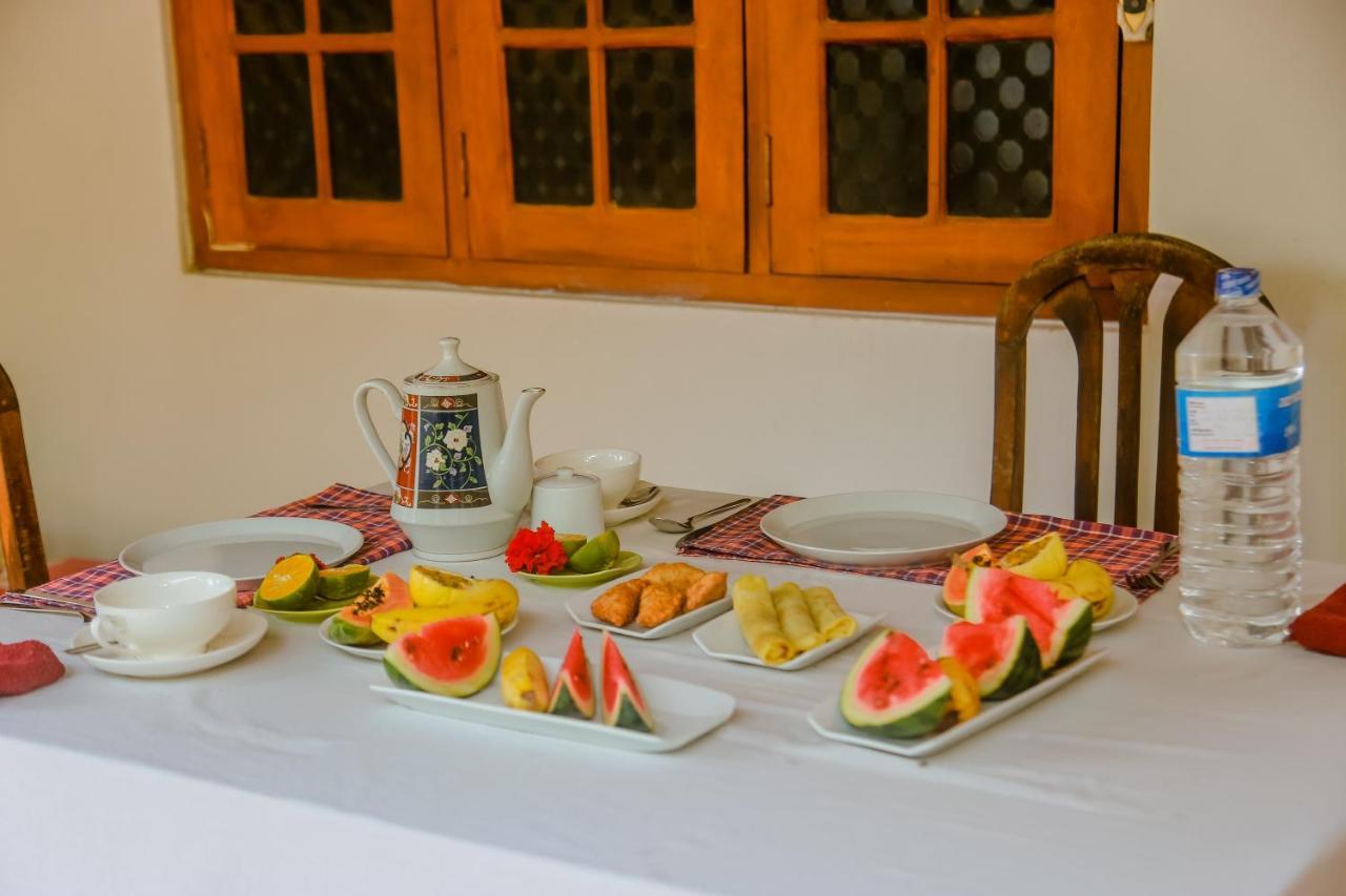 Ranjith Guest Hotel Mirissa Buitenkant foto