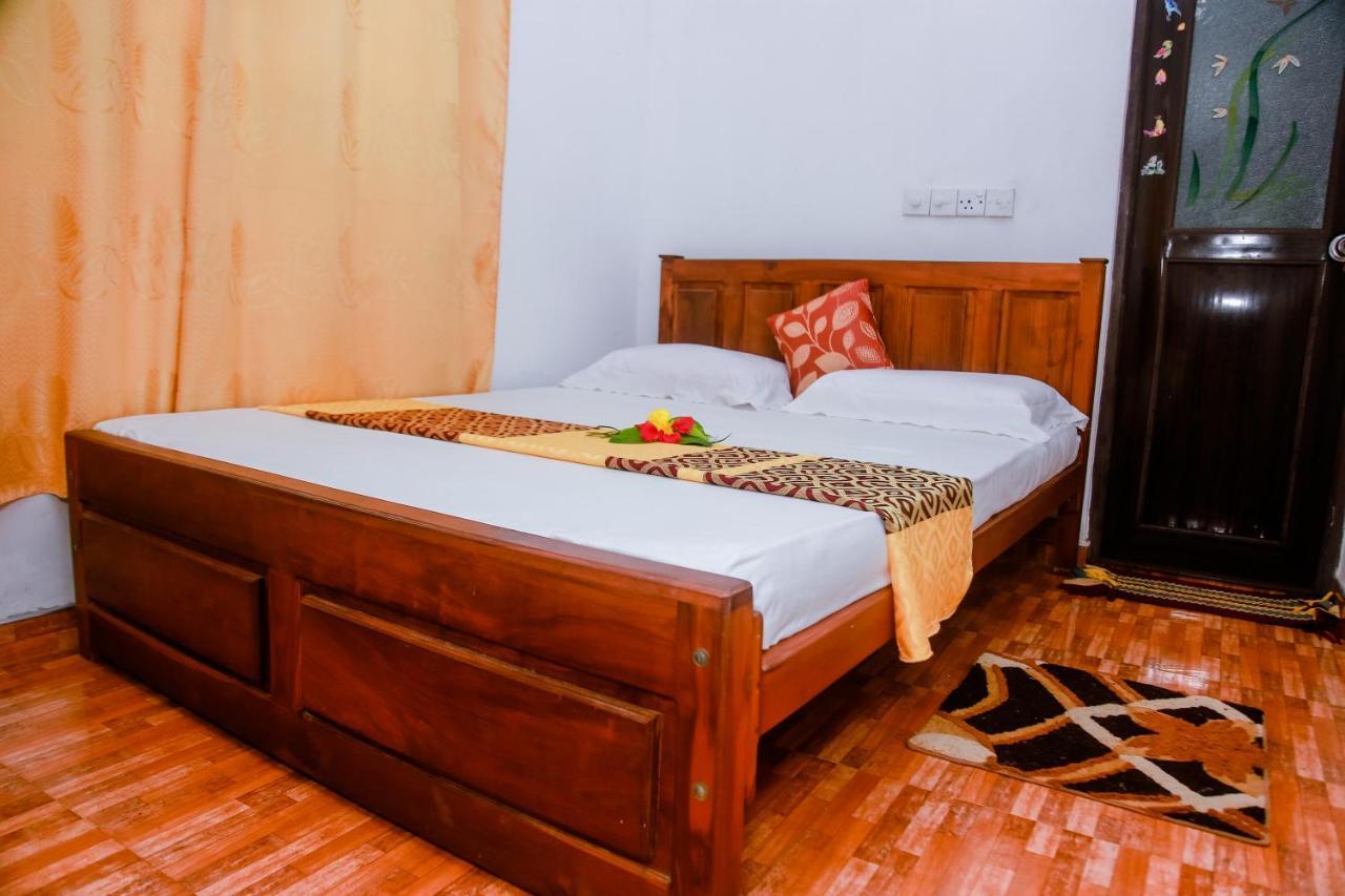 Ranjith Guest Hotel Mirissa Buitenkant foto