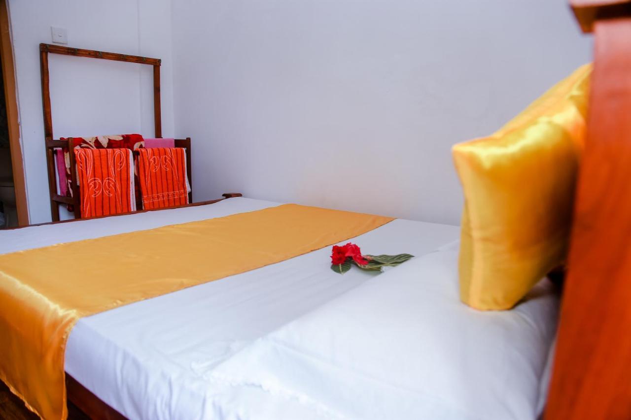 Ranjith Guest Hotel Mirissa Buitenkant foto