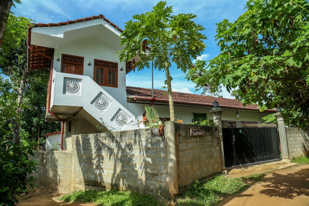 Ranjith Guest Hotel Mirissa Buitenkant foto